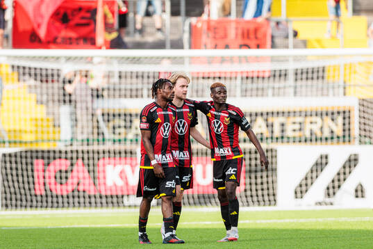 Östersunds Michael Aduragbemi Oluwayemi , Simon Marklund