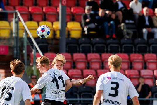 Örebros Christopher Redenstrand och Östersunds Simon