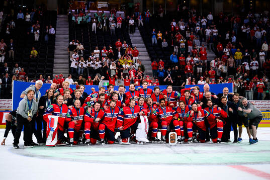 Players of Norway celebrate