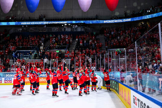 Players of Norway celebrate