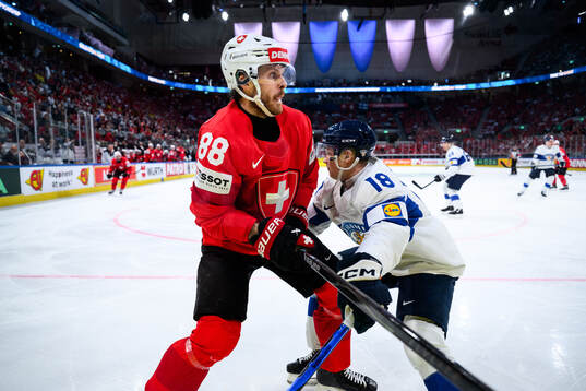 Christoph Bertschy of Switzerland and Vili Saarijärvi of