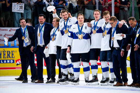 Alexander Barkov and Mikael Granlund of Finland