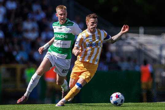 Västerås Karl Gunnarsson och IFK Göteborgs Tobias Heintz