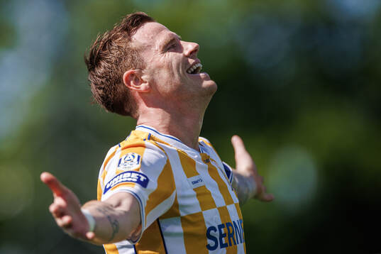 Bläddra bland fler bilder av Fotboll, Allsvenskan, Västerås - IFK Göteborg