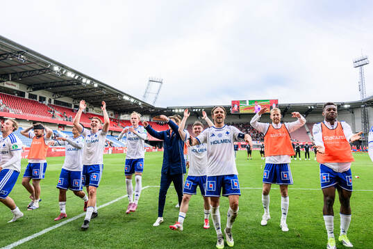 IFK Norrköpings spelare jublar