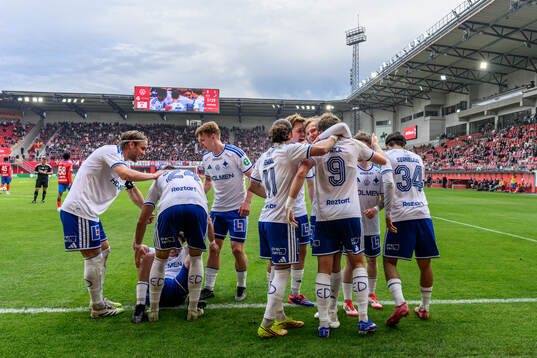 IFK Norrköpings spelare jublar