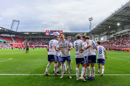 IFK Norrköpings spelare jublar