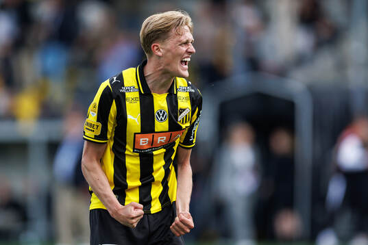 Häckens Olle Samuelsson jublar
