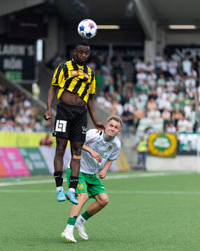 Häckens Brice Wembangomo och Hammarbys Victor Lind