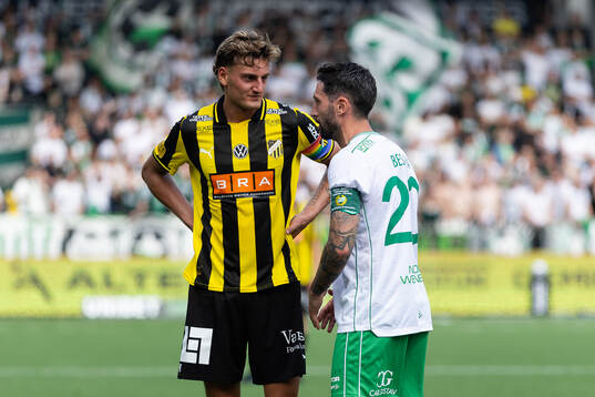 Häckens Silas Andersen och Hammarbys Nahir Besara