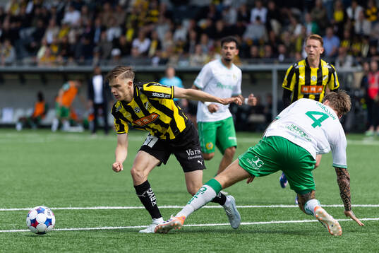 Häckens Adrian Svanbäck och Hammarbys Victor Eriksson