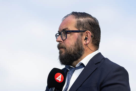 s Alexander Axén i studion