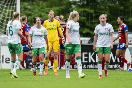 Hammarbys målvakt Melina Loeck deppar