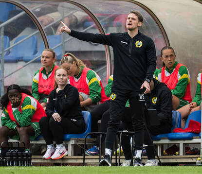 Hammarbys tränare William Strömberg
