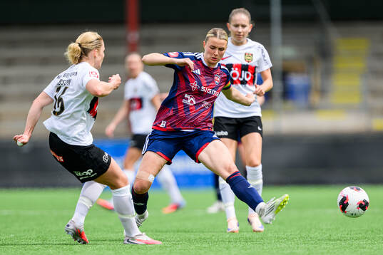 Brommapojkarnas Ellen Gibson och Rosengårds Thea Sørbo