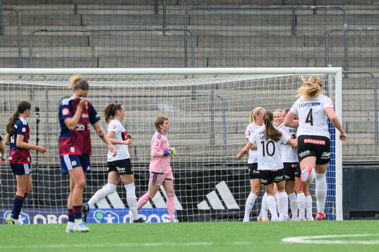 Brommapojkarnas Adelina Engman jublar