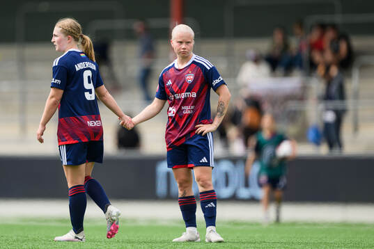 Rosengårds Hanna Andersson och Anni Hartikainen deppar