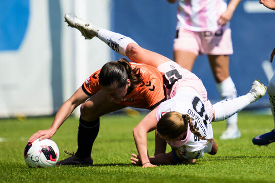 Kristianstads Courtney Ruedt och Häckens Anna Anvegård