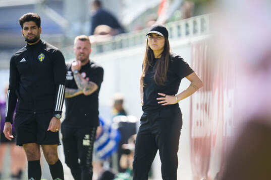 Häckens tränare Elena Sadiku