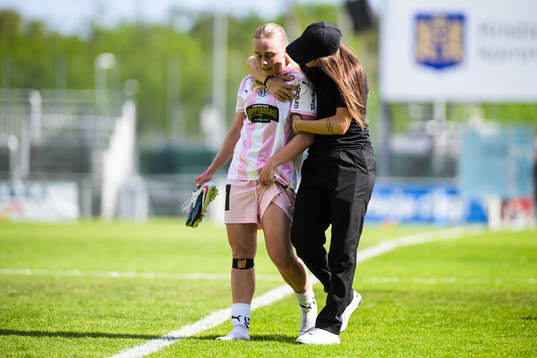 Häckens Pernille Sanvig och tränare Elena Sadiku jublar