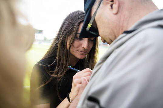 Häckens tränare Elena Sadiku