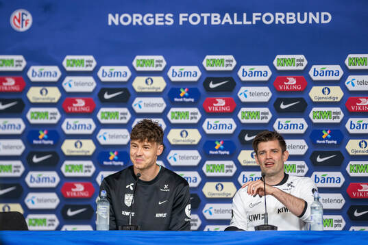 Jørgen Strand Larsen and press officer Morten Morisbak