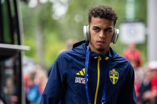Yasin Ayari of Sweden arrives