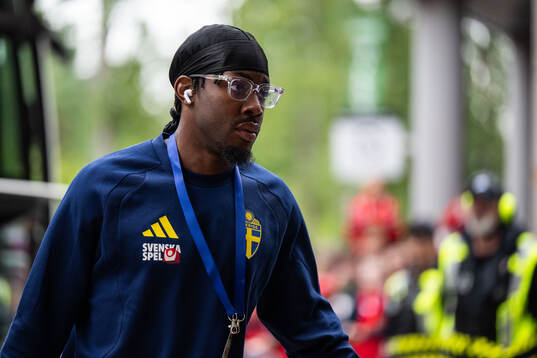 Anthony Elanga of Sweden arrives
