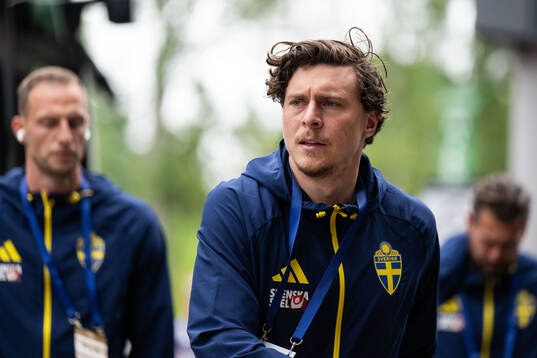 Victor Nilsson Lindelöf of Sweden arrives