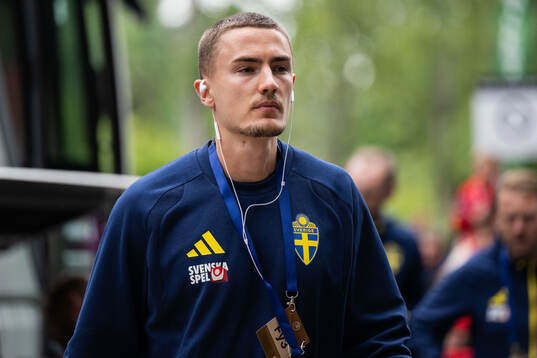 Gustaf Lagerbielke of Sweden arrives