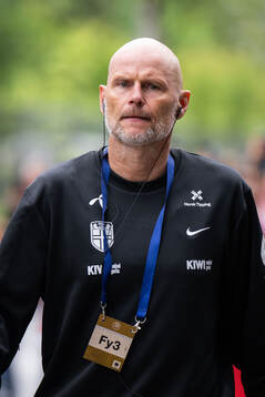 Head coach Ståle Solbakken of Norway arrives