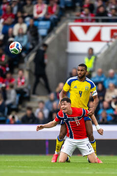 Isak Hien of Sweden and Jørgen Strand Larsen of Norway