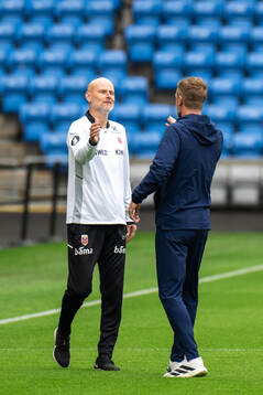 Head coach Ståle Solbakken of Norway and Head coach Graham