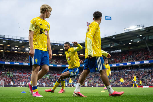 Lucas Bergvall and Isak Hien of Sweden