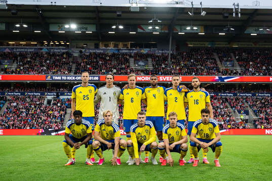 Gustaf Nilsson, goalkeeper Jacob Widell Zetterström,