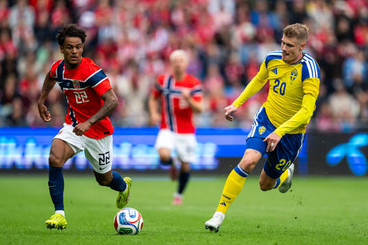 Oscar Bobb of Norway and Eric Smith of Sweden