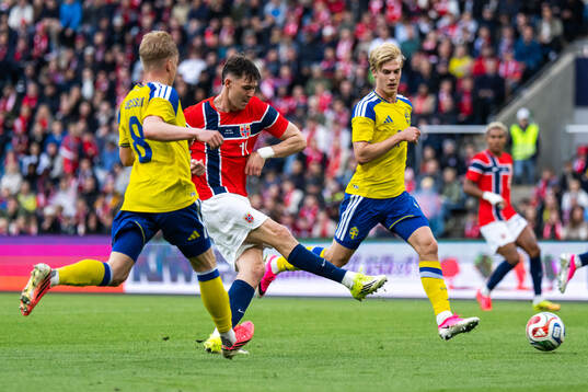 Daniel Svensson and Lucas Bergvall of Sweden against