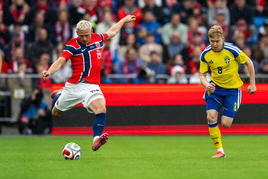 Julian Ryerson of Norway and Daniel Svensson of Sweden