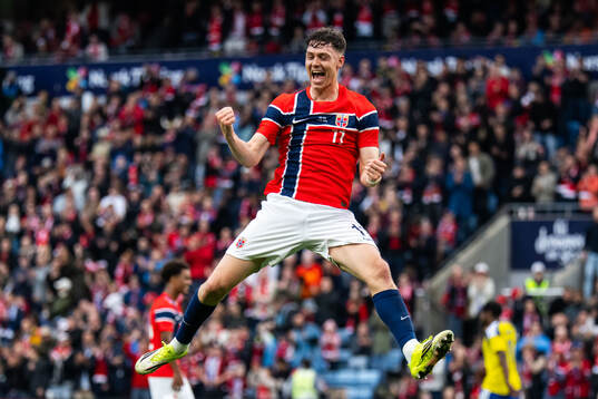 Jørgen Strand Larsen of Norway celebrates