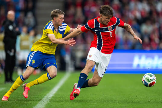 Alexander Bernhardsson of Sweden and David Møller Wolfe of