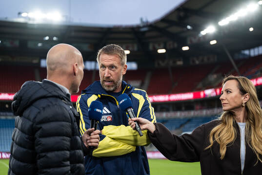 Head coach Graham Potter of Sweden with Fredrik Ljungberg