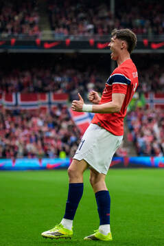 Jørgen Strand Larsen of Norway celebrates
