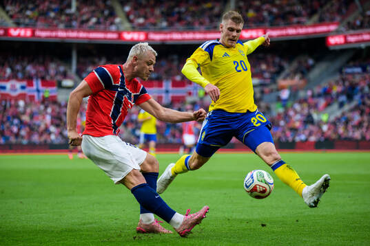 Julian Ryerson of Norway and Eric Smith of Sweden