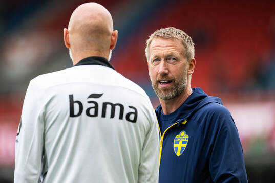 Head coach Graham Potter of Sweden and Head coach Ståle