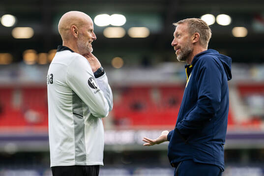 Head coach Ståle Solbakken of Norway and Head coach Graham