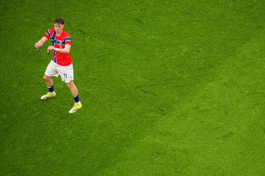 Jørgen Strand Larsen of Norway celebrates