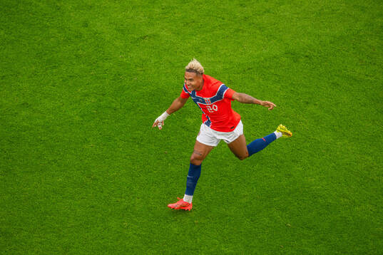 Antonio Nusa of Norway celebrates
