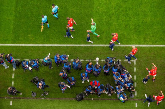 Sander Berge, goalkeeper Ørjan Nyland and players of