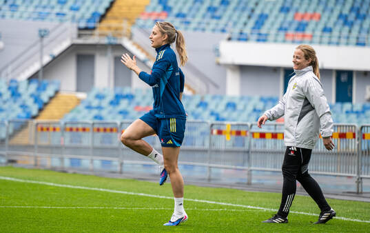 Nathalie Björn and physiotherapist Jenny Larsson of the