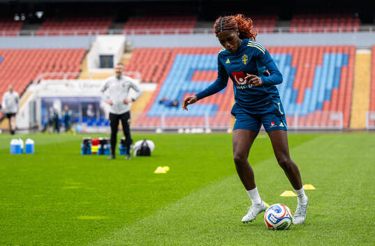 Evelyn Ijeh of the Swedish women's national football team